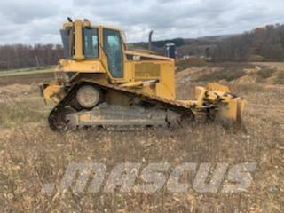 CAT D6N Buldozer sobre oruga