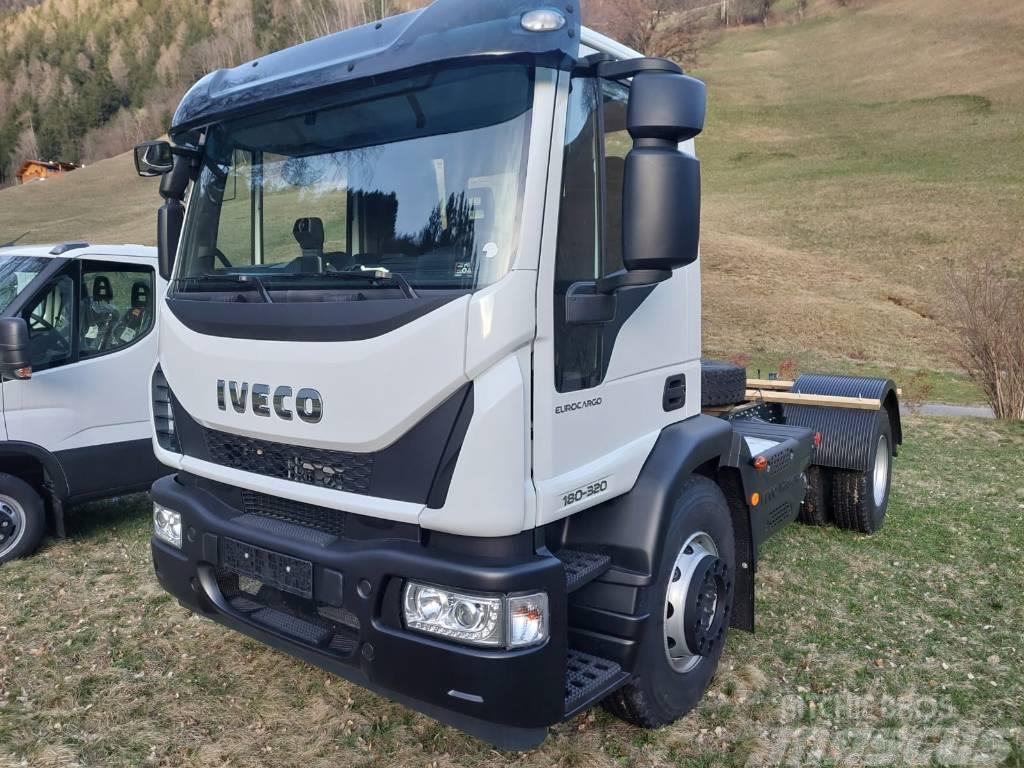 Iveco Eurocargo 180E32K Camiones con caja de remolque