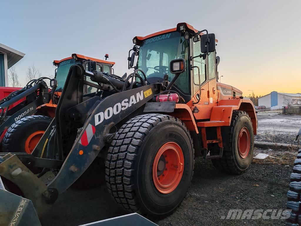 Doosan DL 220 Cargadoras sobre ruedas