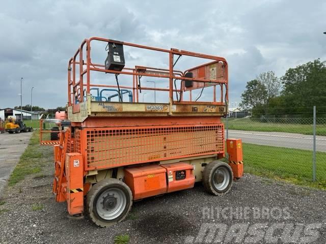 JLG M4069 Plataformas tijera