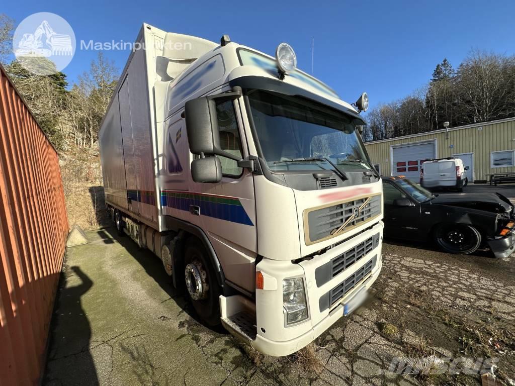 Volvo FM 300 Camiones con caja de remolque