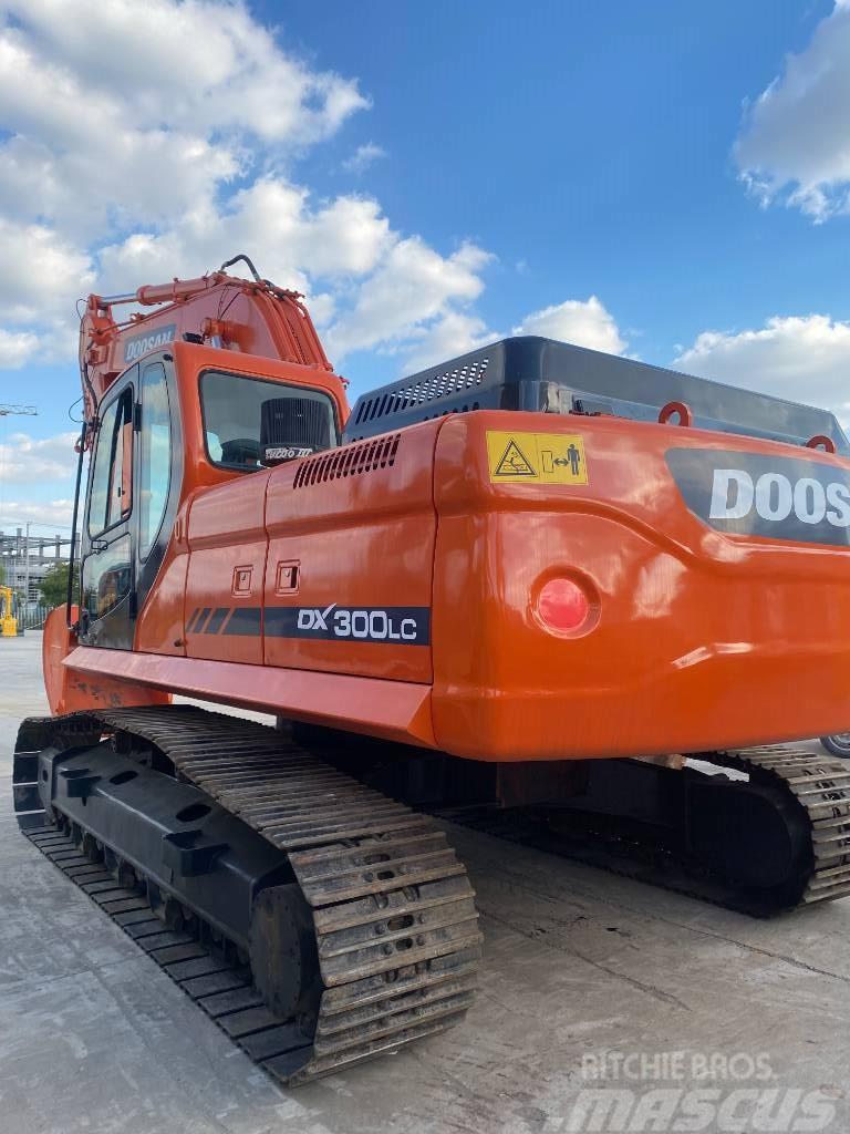 Doosan DX 300 Excavadoras sobre orugas