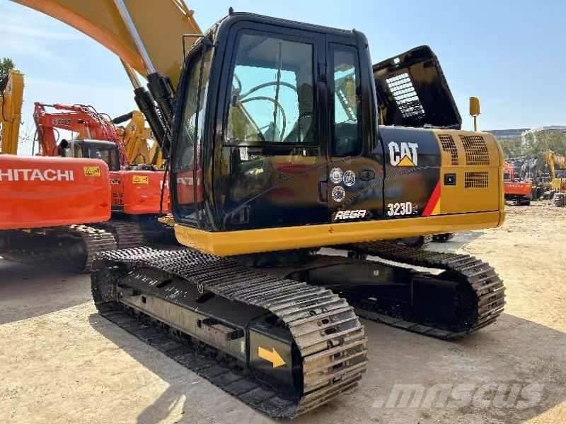 CAT 323 D Excavadoras sobre orugas