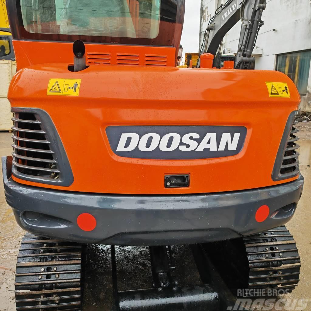 Doosan DX55 Excavadoras sobre orugas