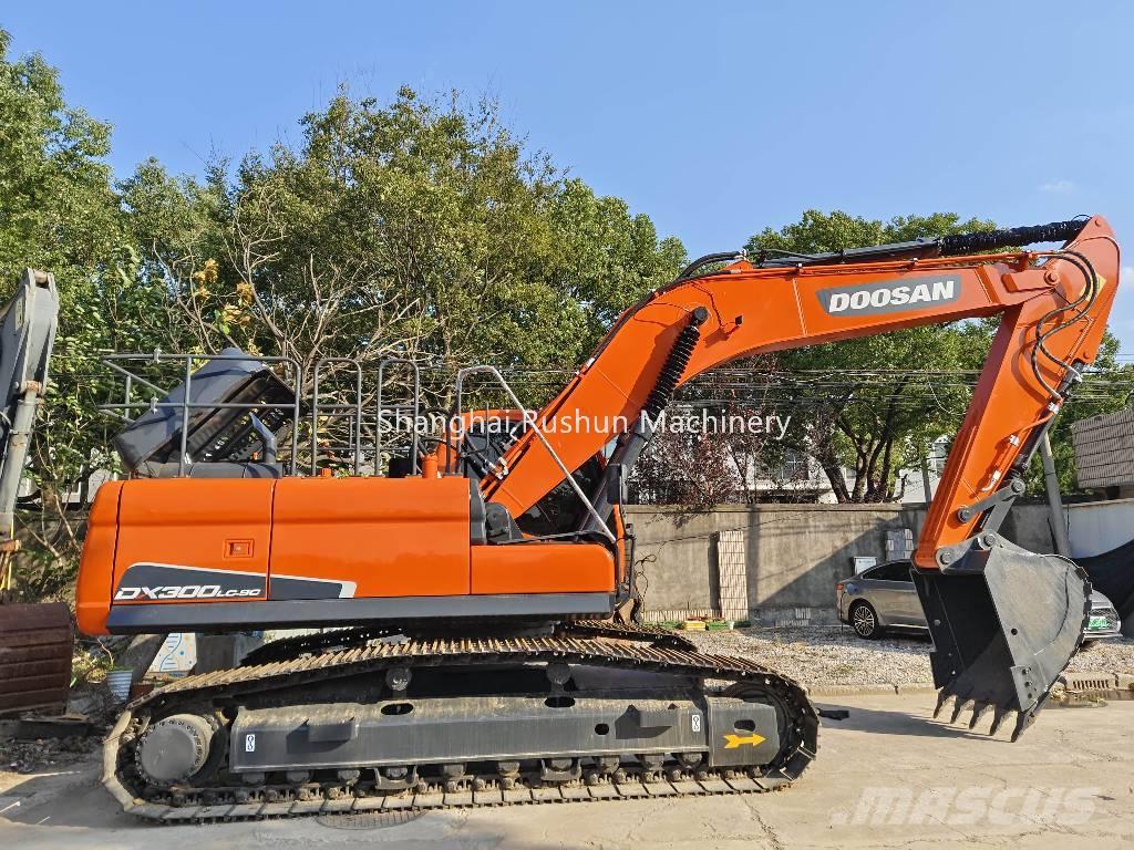 Doosan DX300 Excavadoras sobre orugas