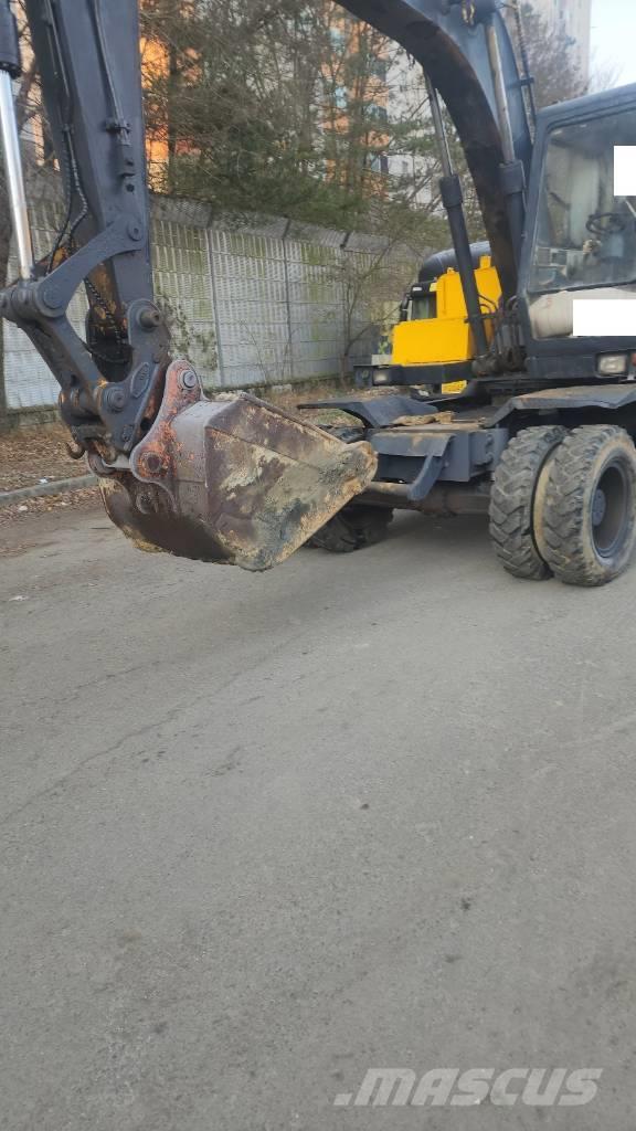 Hyundai ROBEX 1300W Excavadoras de ruedas