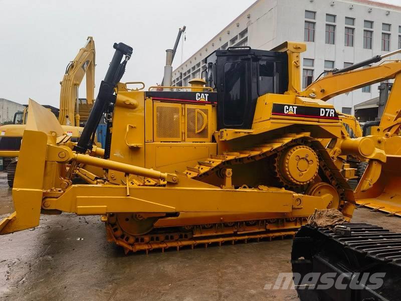 CAT D7R Buldozer sobre oruga