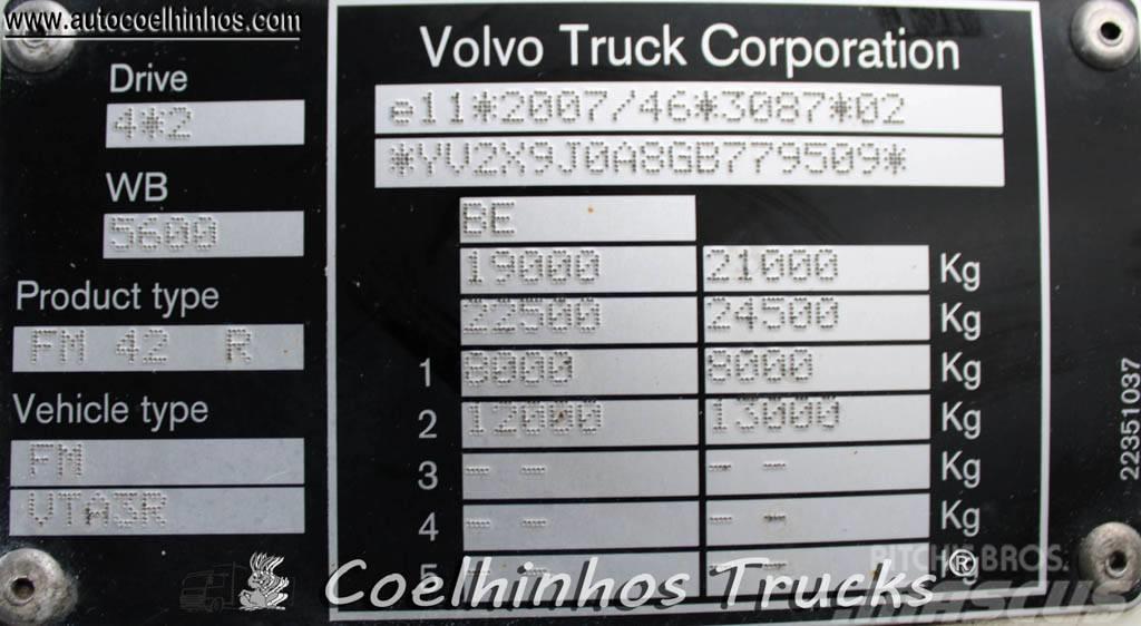 Volvo FM 330 Camiones con caja de remolque