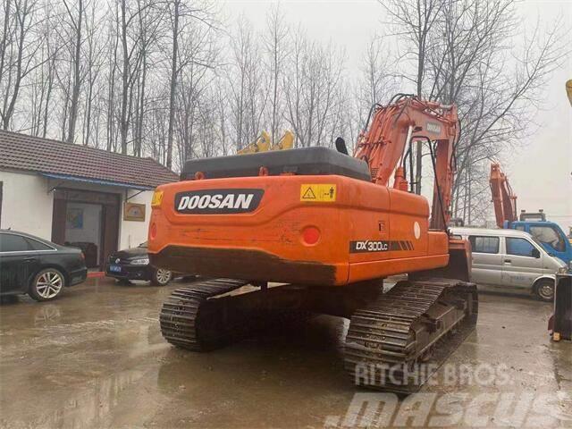 Doosan DX300LC Excavadoras sobre orugas