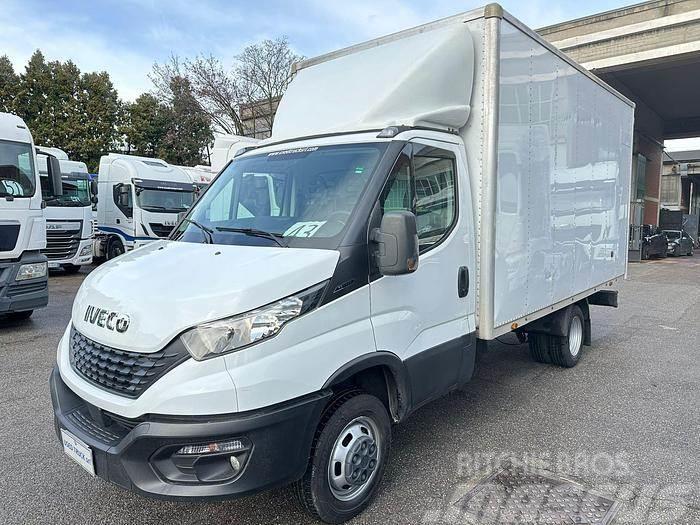 Iveco 35C14 Otros