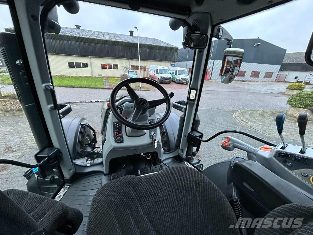 Valtra N124 Hitech Tractores