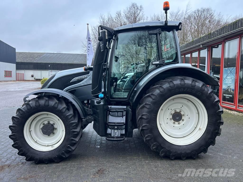 Valtra N124 Hitech Tractores