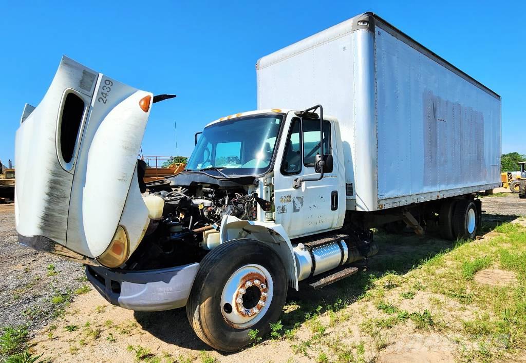 International DuraStar 4300 Camiones con caja de remolque