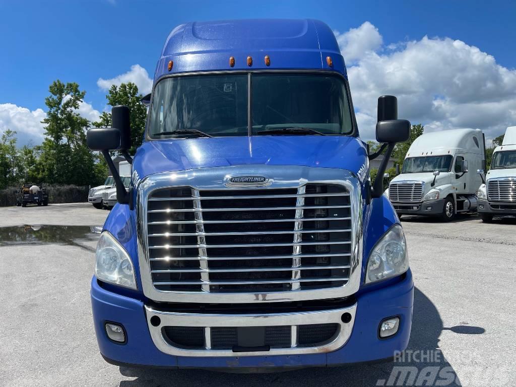 Freightliner Cascadia 113 Camiones tractor