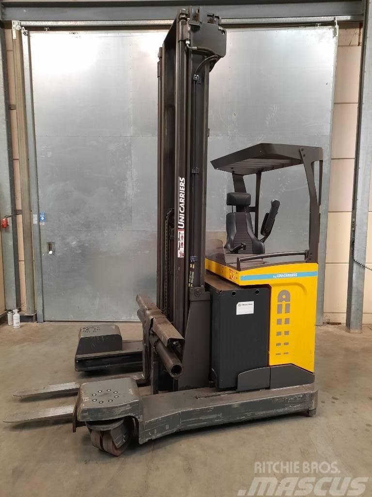 UniCarriers 250DTFVRF705UFW Montacargas de alcance de gran altura