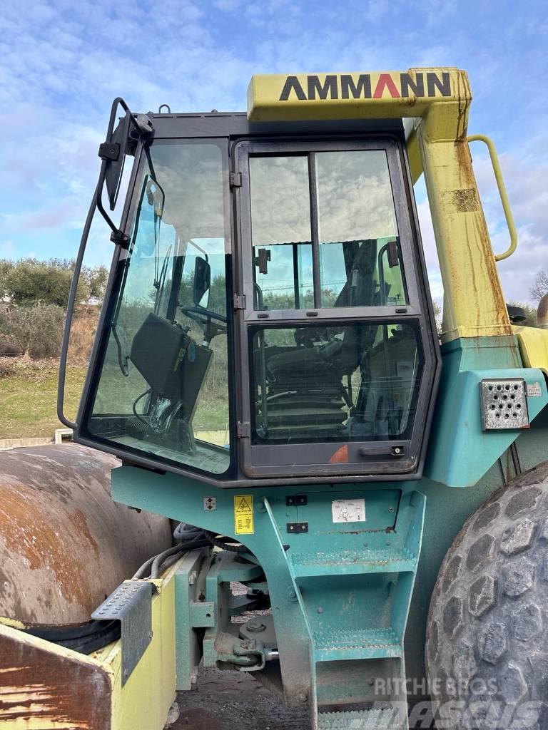 Ammann ASC 110 Rodillos de doble tambor