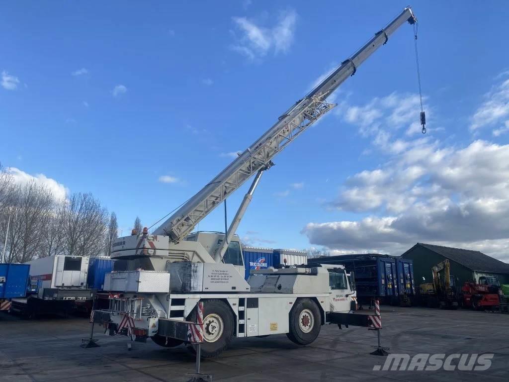 Liebherr LTM1030 Grúas todo terreno