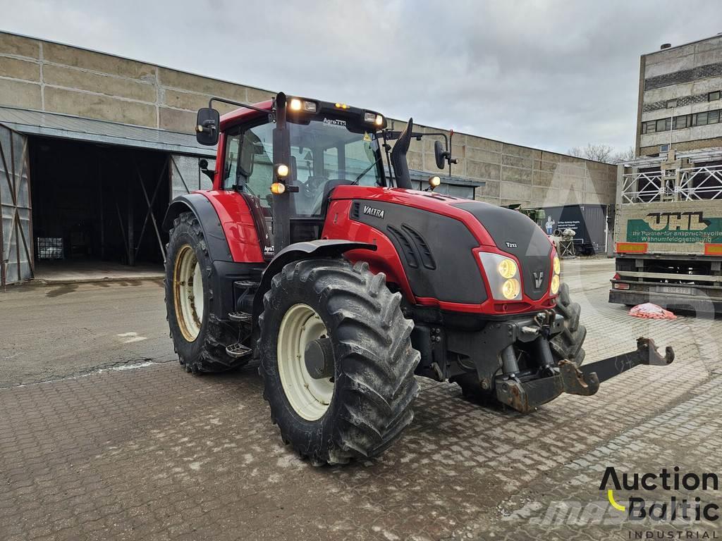 Valtra T213V Tractores