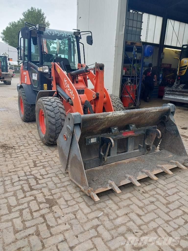 Kubota R 082 Cargadoras sobre ruedas