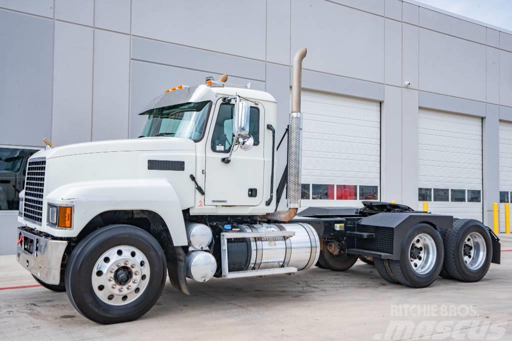 Mack Pinnacle 64T Camiones tractor