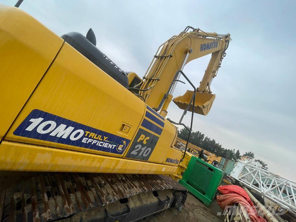 Komatsu PC210-10MO Excavadoras sobre orugas