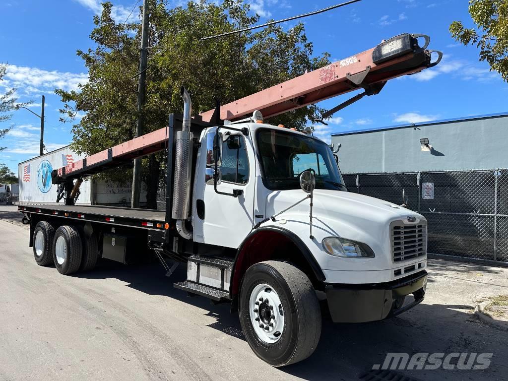 Freightliner M2 Camiones de cama baja