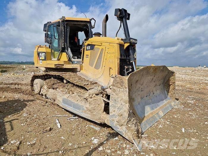 CAT D7E Buldozer sobre oruga