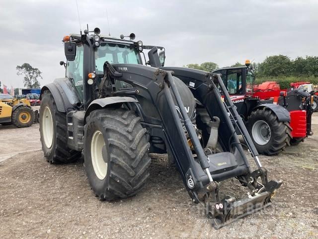 Valtra T214 Versu Tractores