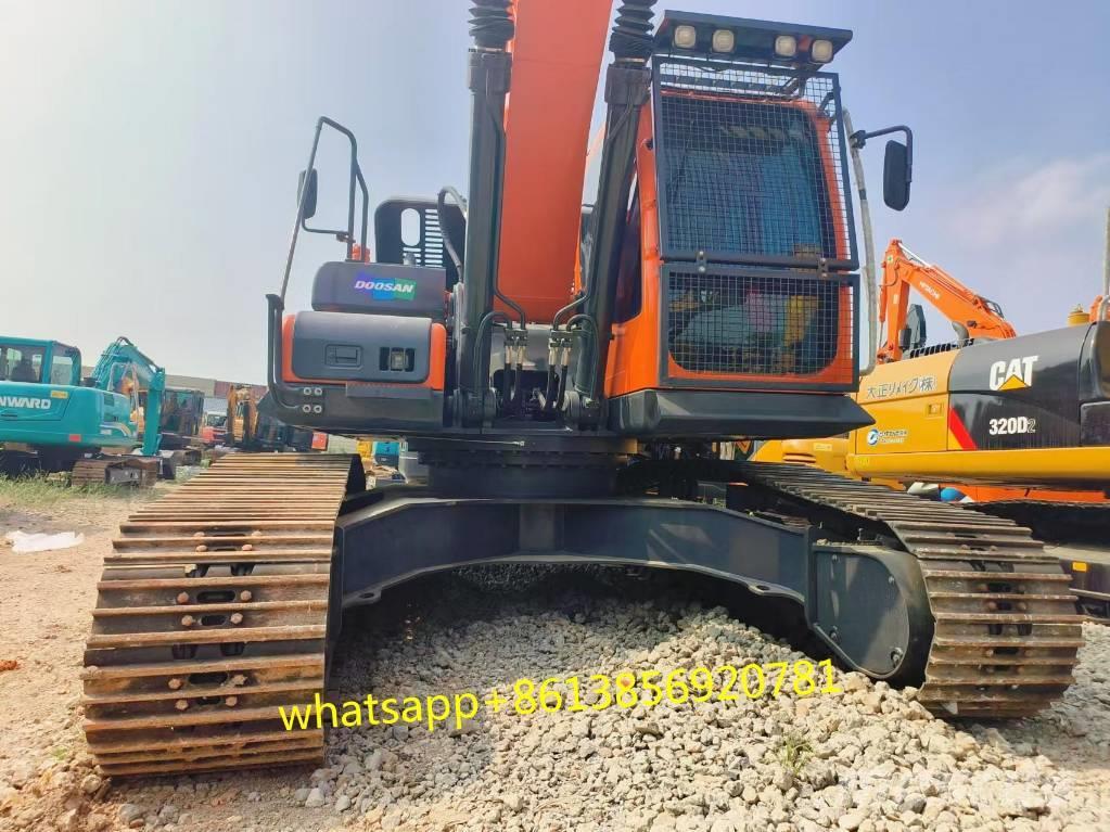 Doosan DX 225 Excavadoras sobre orugas