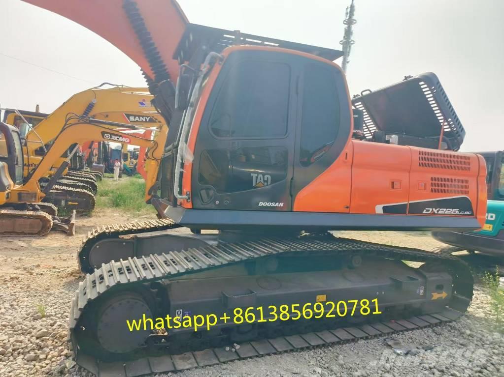 Doosan DX 225 Excavadoras sobre orugas