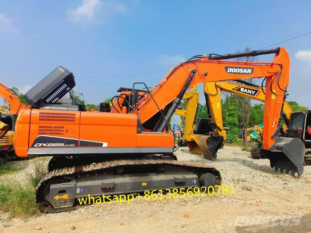 Doosan DX 225 Excavadoras sobre orugas