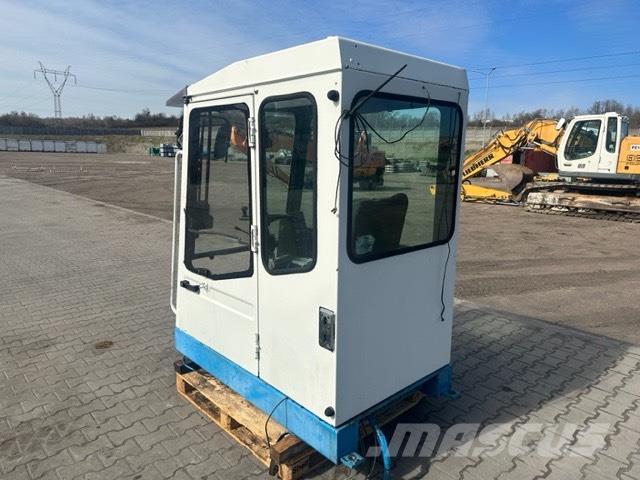 Fuchs MHL 330 Cabina