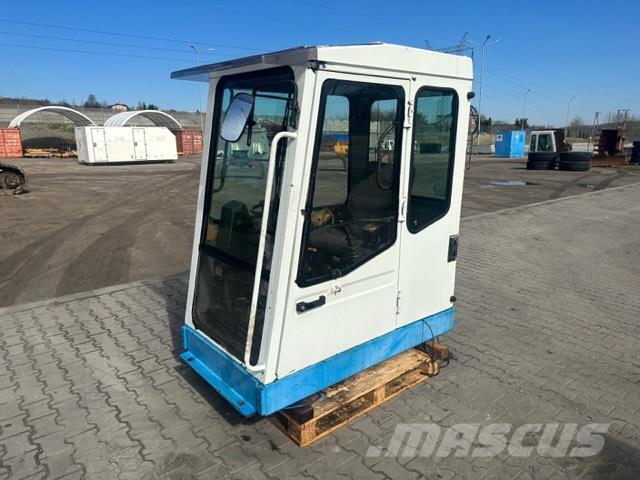 Fuchs MHL 330 Cabina