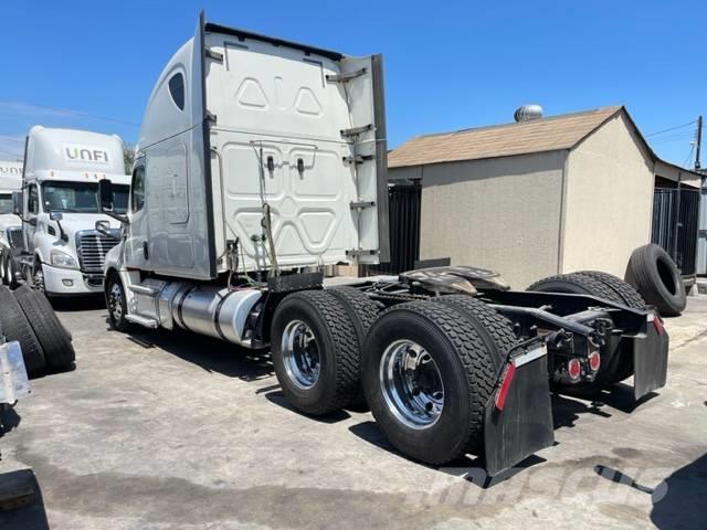 Freightliner Cascadia 113 Camiones tractor