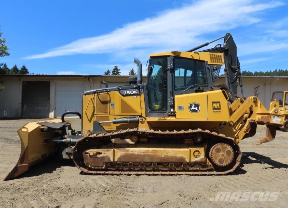 John Deere 750K Buldozer sobre oruga