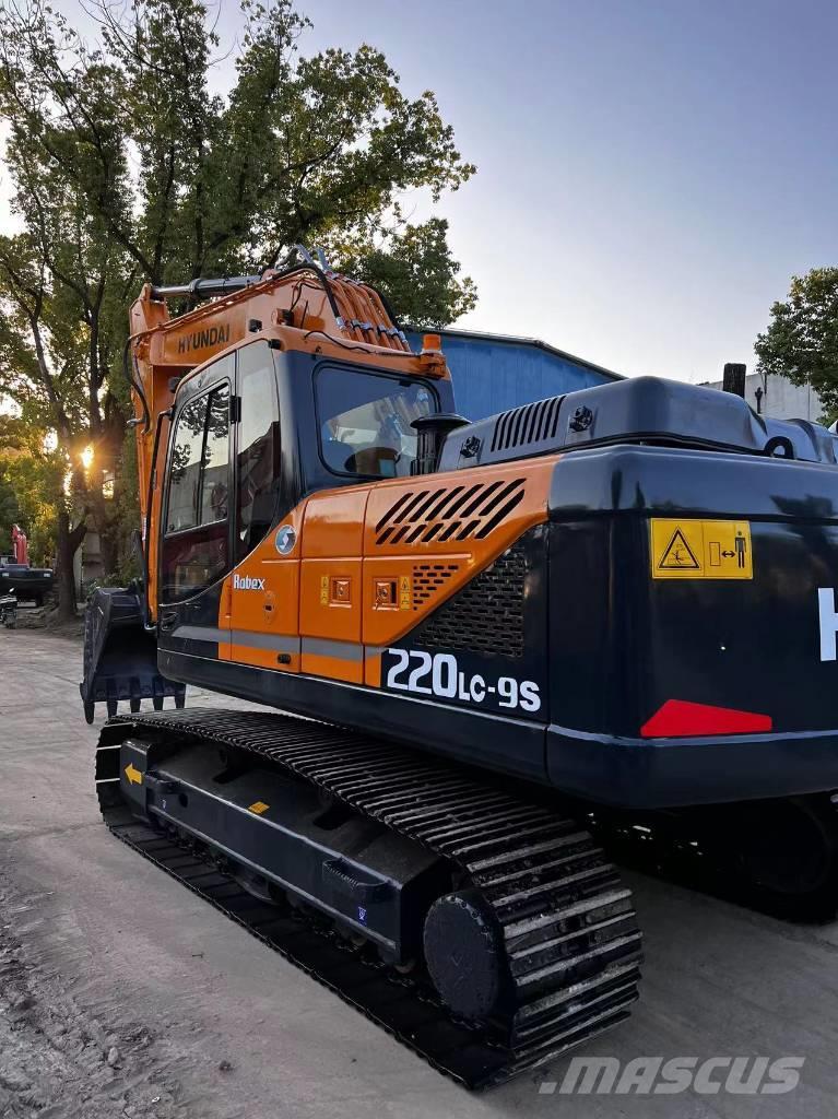 Hyundai 220LC-9S Excavadoras sobre orugas