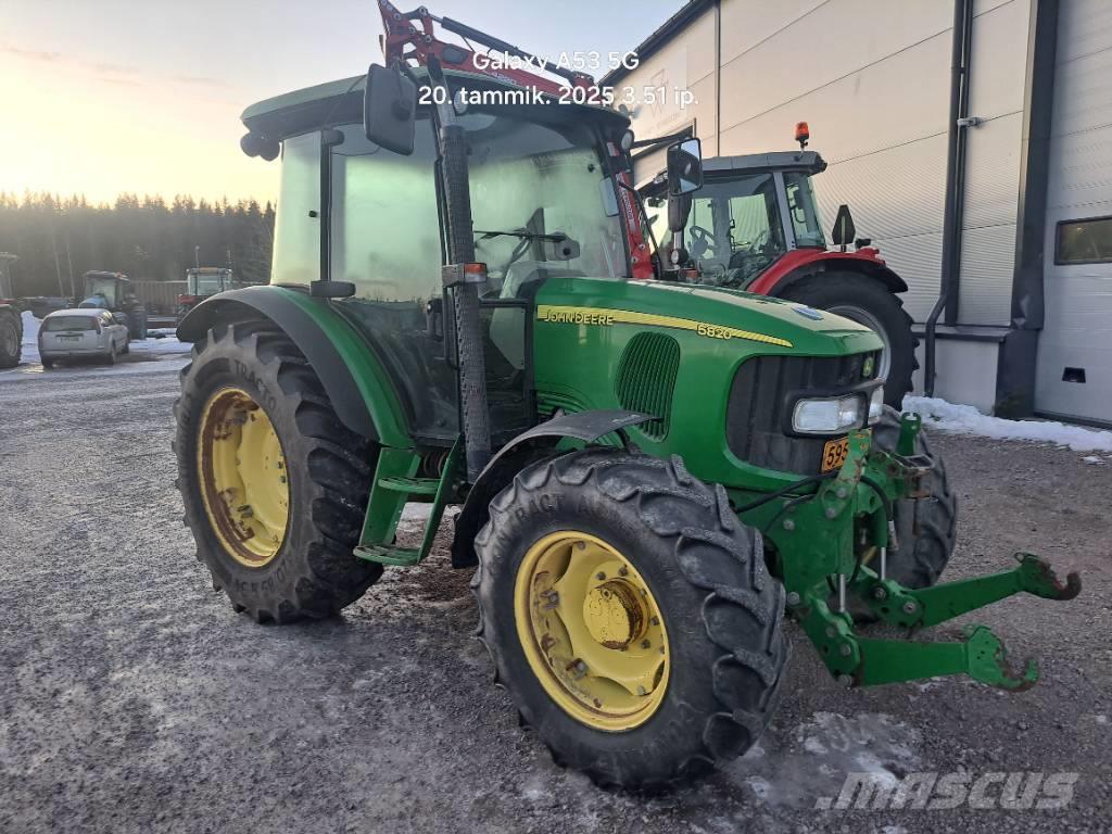 John Deere 5820 Tractores