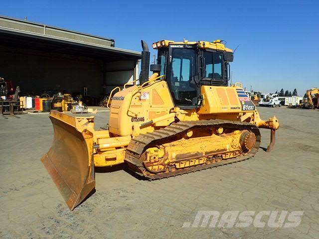 Komatsu D61EXi-24 Buldozer sobre oruga