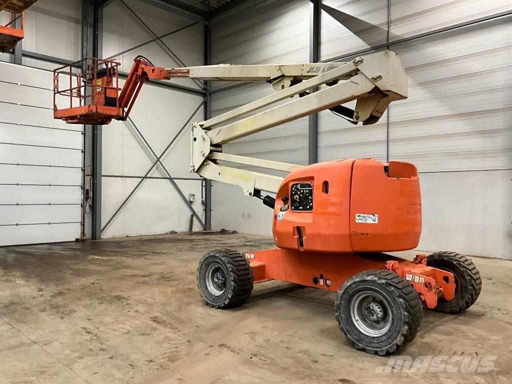 JLG 510 AJ Plataformas con brazo de elevación manual