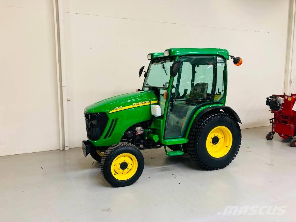 John Deere 3320 Tractores compactos