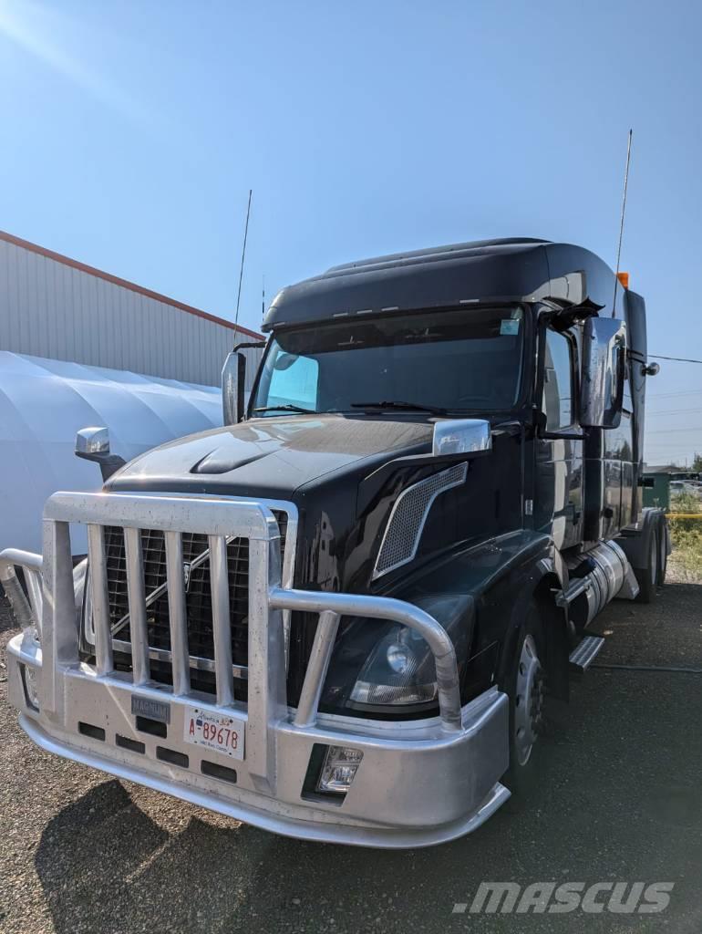 Volvo VNL 730 Camiones tractor