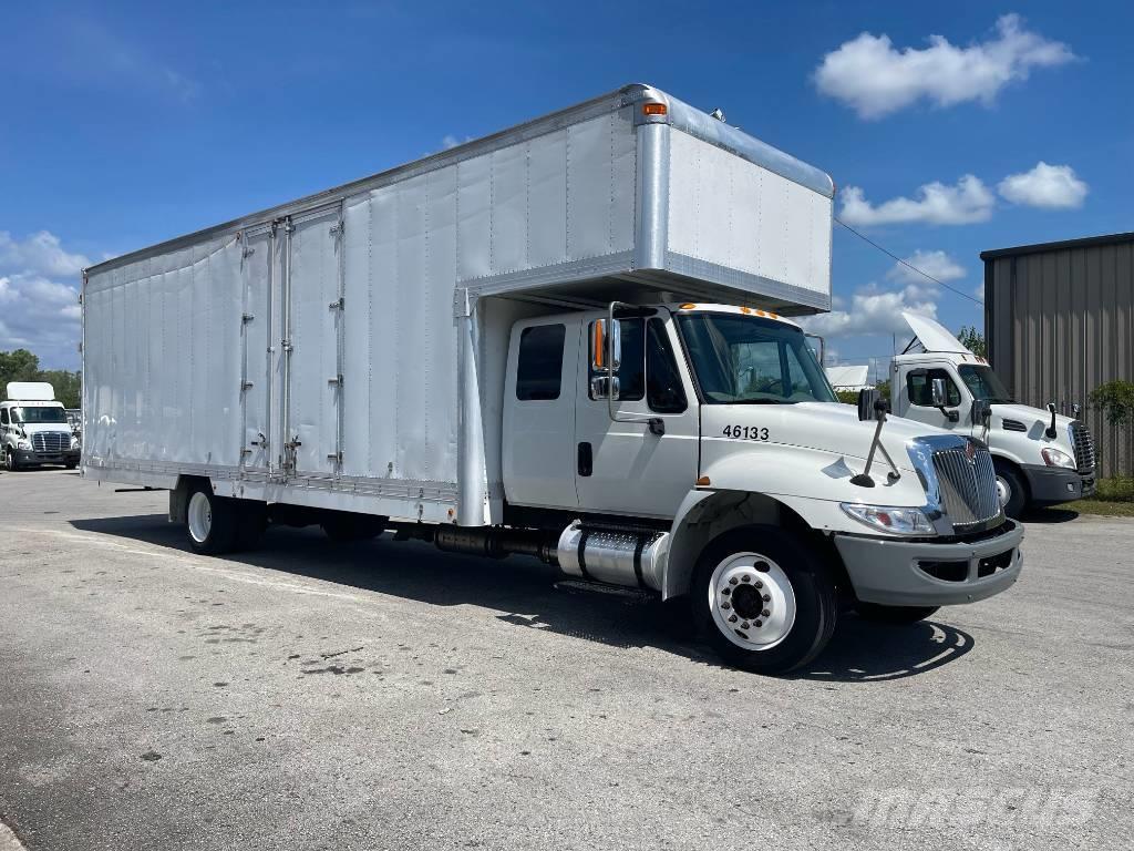 International 4300 Camiones con caja de remolque