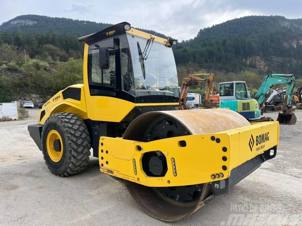 Bomag BW 212 Rodillos de un solo tambor