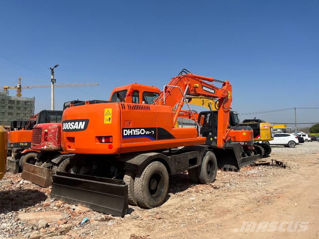 Doosan 150 Excavadoras de ruedas