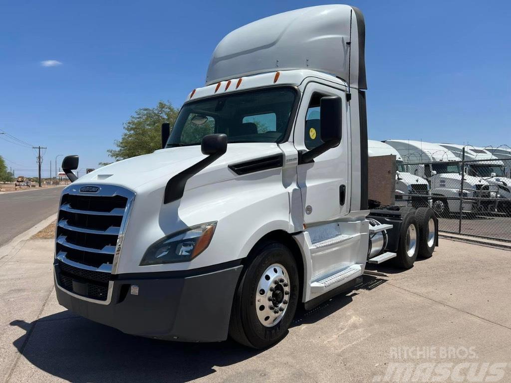 Freightliner CASCADIA 126 Camiones tractor