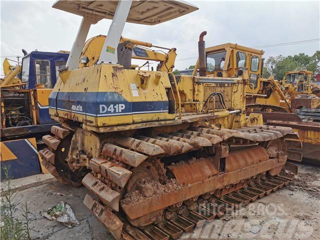 Komatsu D41P Buldozer sobre oruga