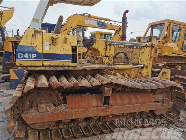 Komatsu D41P Buldozer sobre oruga