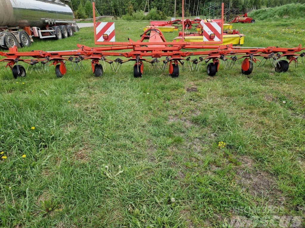 Kuhn GF 8702 Rastrilladoras y rastrilladoras giratorias