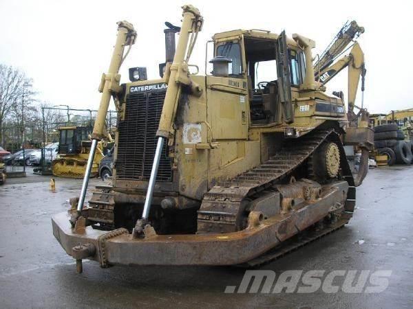 CAT D8N Buldozer sobre oruga