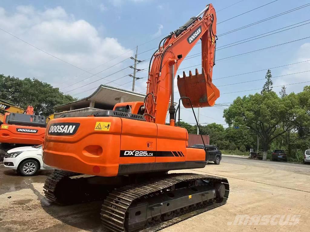 Doosan DX225LC-9C Excavadoras sobre orugas